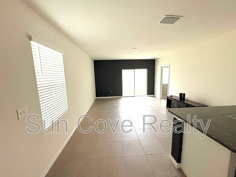3180 Suncoast Plains Dr — Photo 7