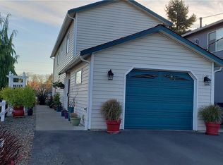 217 SW 106th St, Seattle, WA 98146