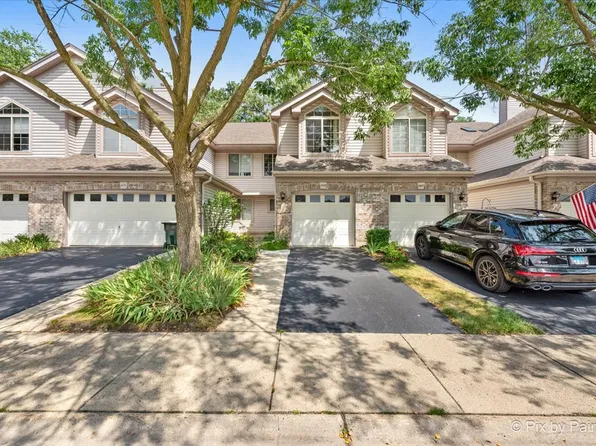 1569 N Saint Marks Pl, Palatine, IL 60067