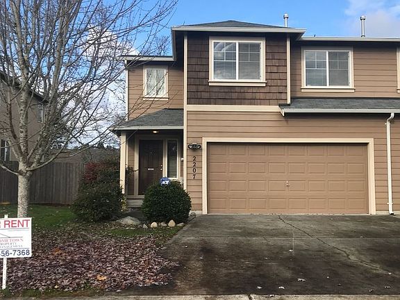 2nd image of 2207 Pleasanton Ct SE