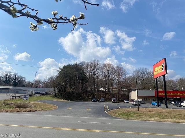 1st image of 3746 N Patterson Ave