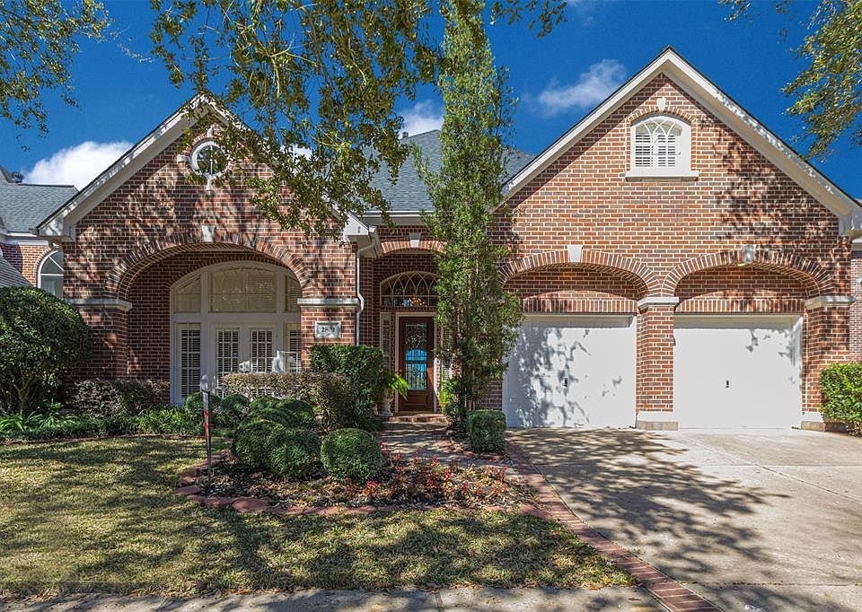1st image of 2802 Saint Annes Dr