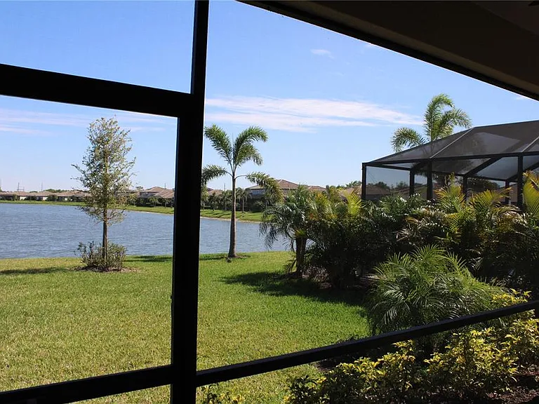 6647 Clairborne Ln — Photo 27