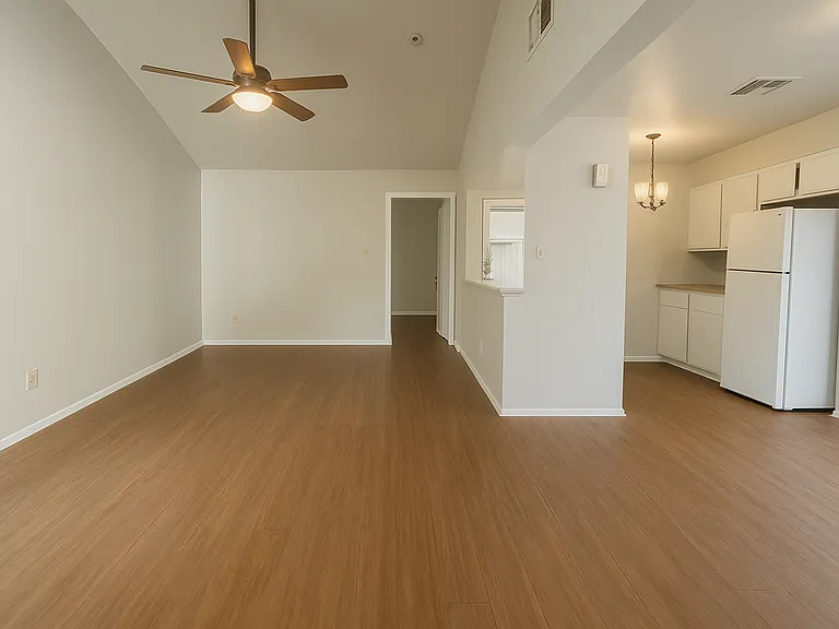 2118 Gaston Place Dr — Photo 2