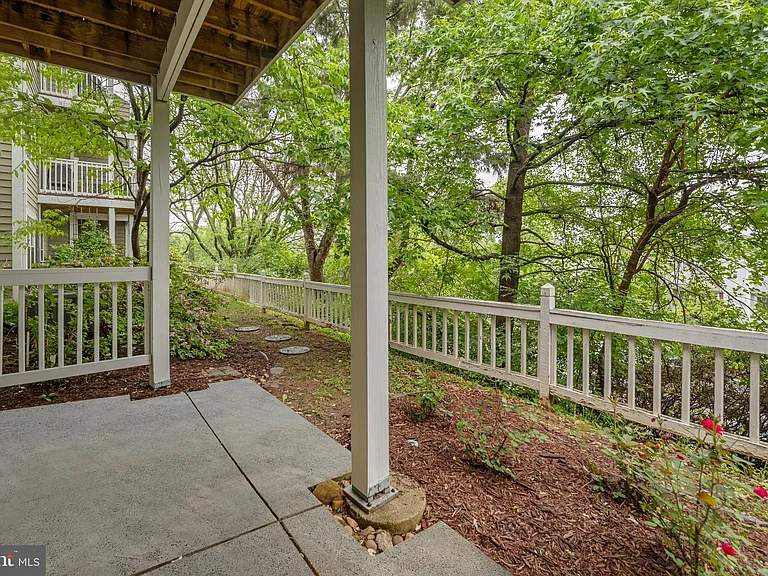 2811 S Woodrow St #B — Photo 26