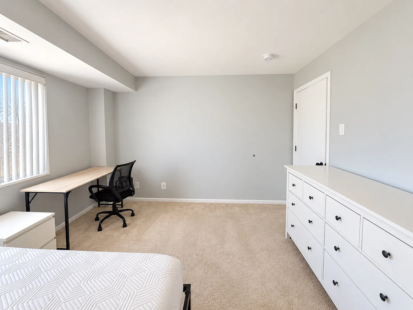 2 bed, 948 sqft, $900 — Photo 2