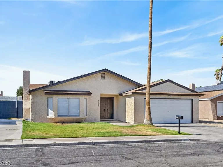 6834 Grandola Dr — Photo 2