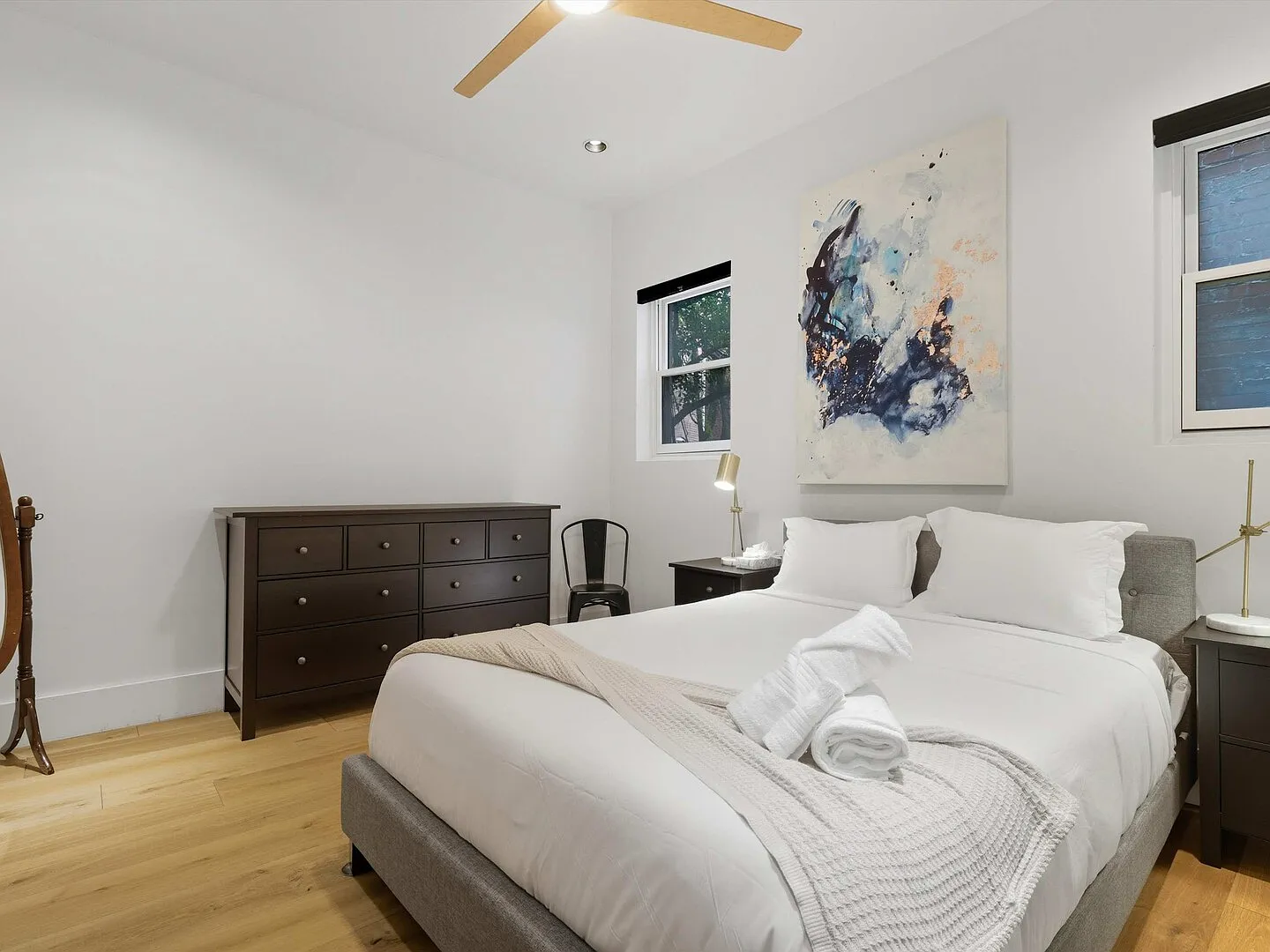 Modern 1BR Near Historic Logan Circle — Photo 2