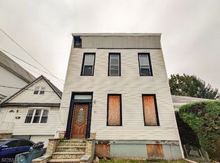 78 W 12th St, Bayonne, NJ 07002