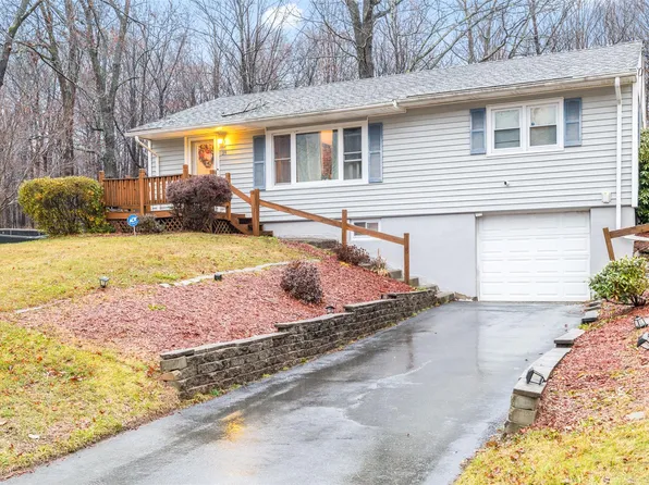 29 Windwood Drive, Newburgh, NY 12550