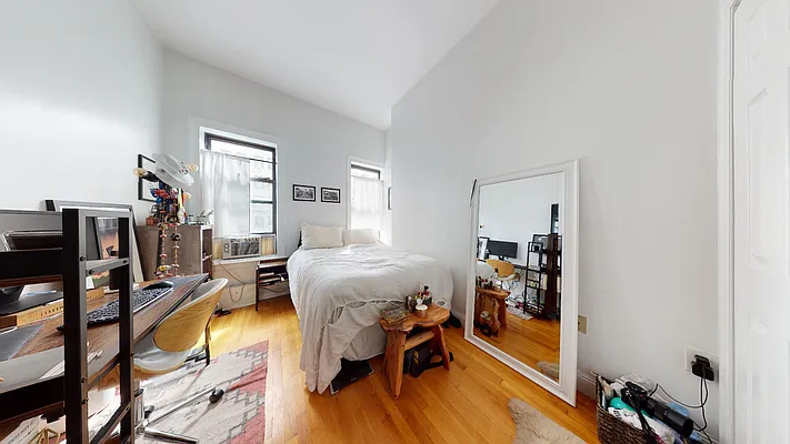 Rented by Bond New York | media 6