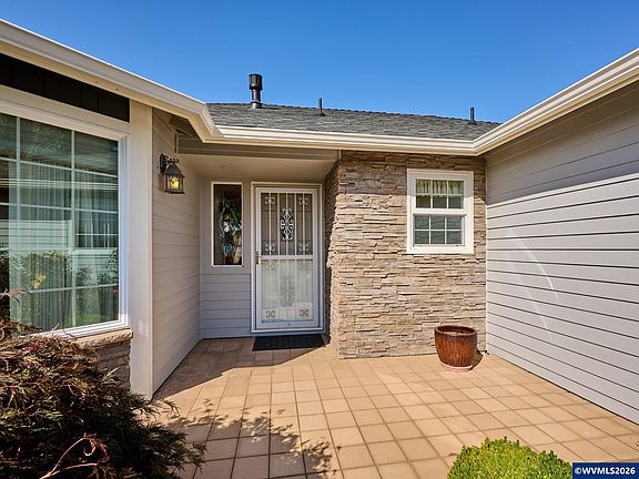 3rd image of 2015 Camellia Way