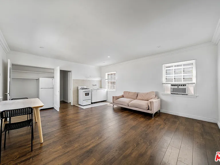 1238 S Beverly Glen Blvd #15 — Photo 4