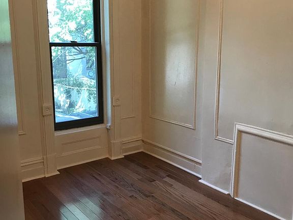 5th image of 185 Halsey St Floor 2