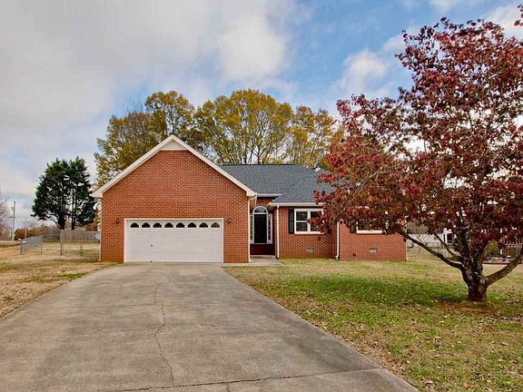 2nd image of 103 Sassafras Dr
