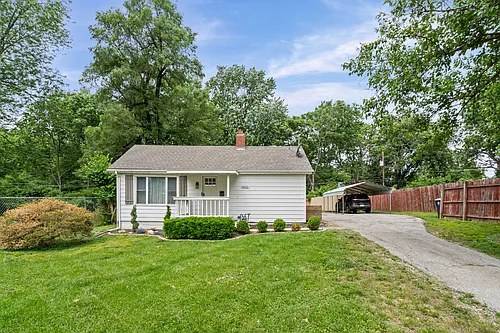 9022 Grand Ave Photo 1