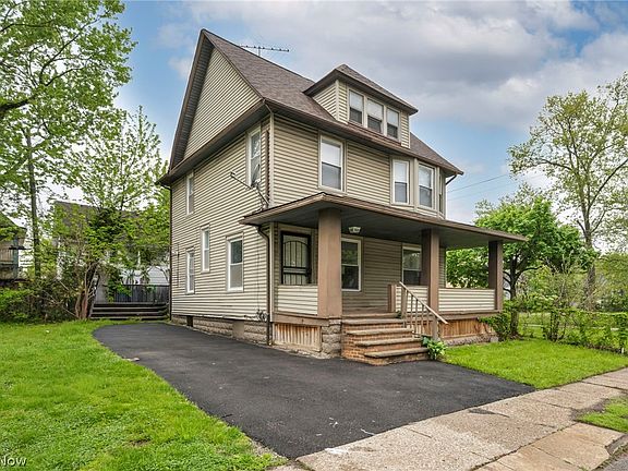 4th image of 1168 N Lockwood Ave
