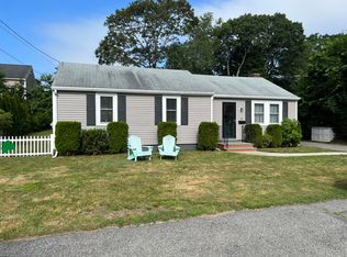 31 Buzzards Bay Ave, Bourne, MA 02532