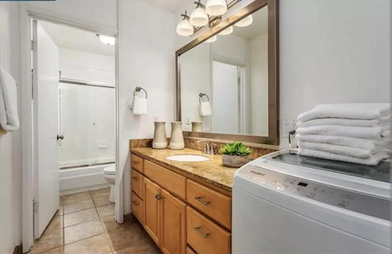 2 bed, 1.5 bath, 1224 sqft, $3,250 — Photo 4