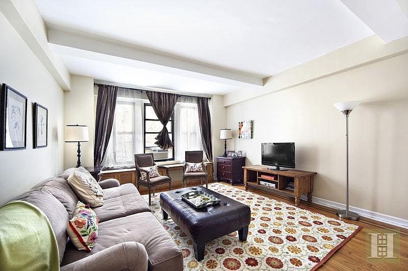 1st image of 121 W 72nd St APT 3D