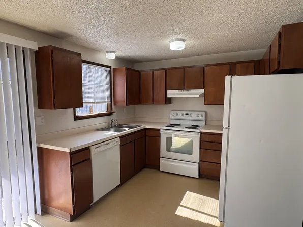 423 Hewitt Ave, Roseburg, OR