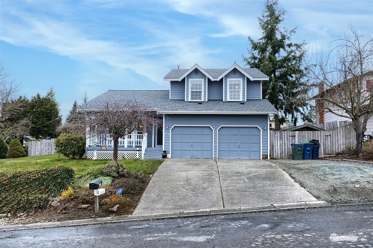 912 Marie Place photo 1