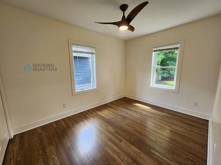 107 W Waverly Pl — Photo 9