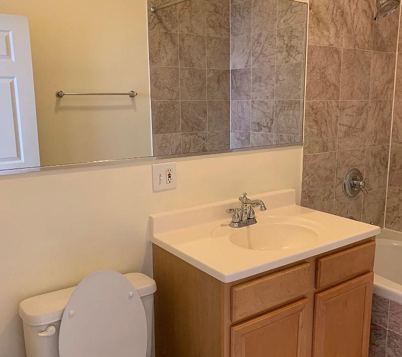 1st image of 6647 S Maryland Ave APT 2W