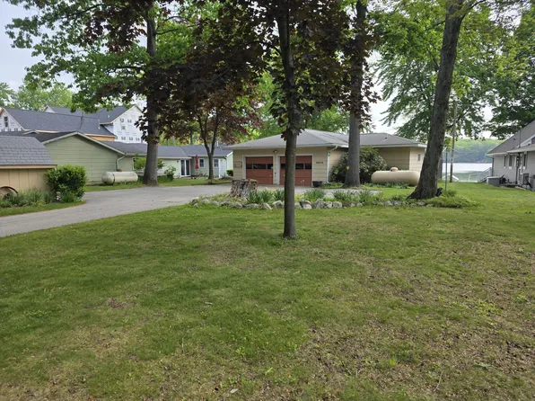 4900 N Ford Lake Rd, Fountain, MI 49410