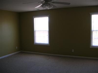 4th image of 214 Bass Pond Glen Dr