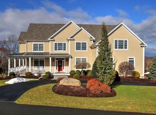 32 Settlers Ridge Dr, Trumbull, CT 06611