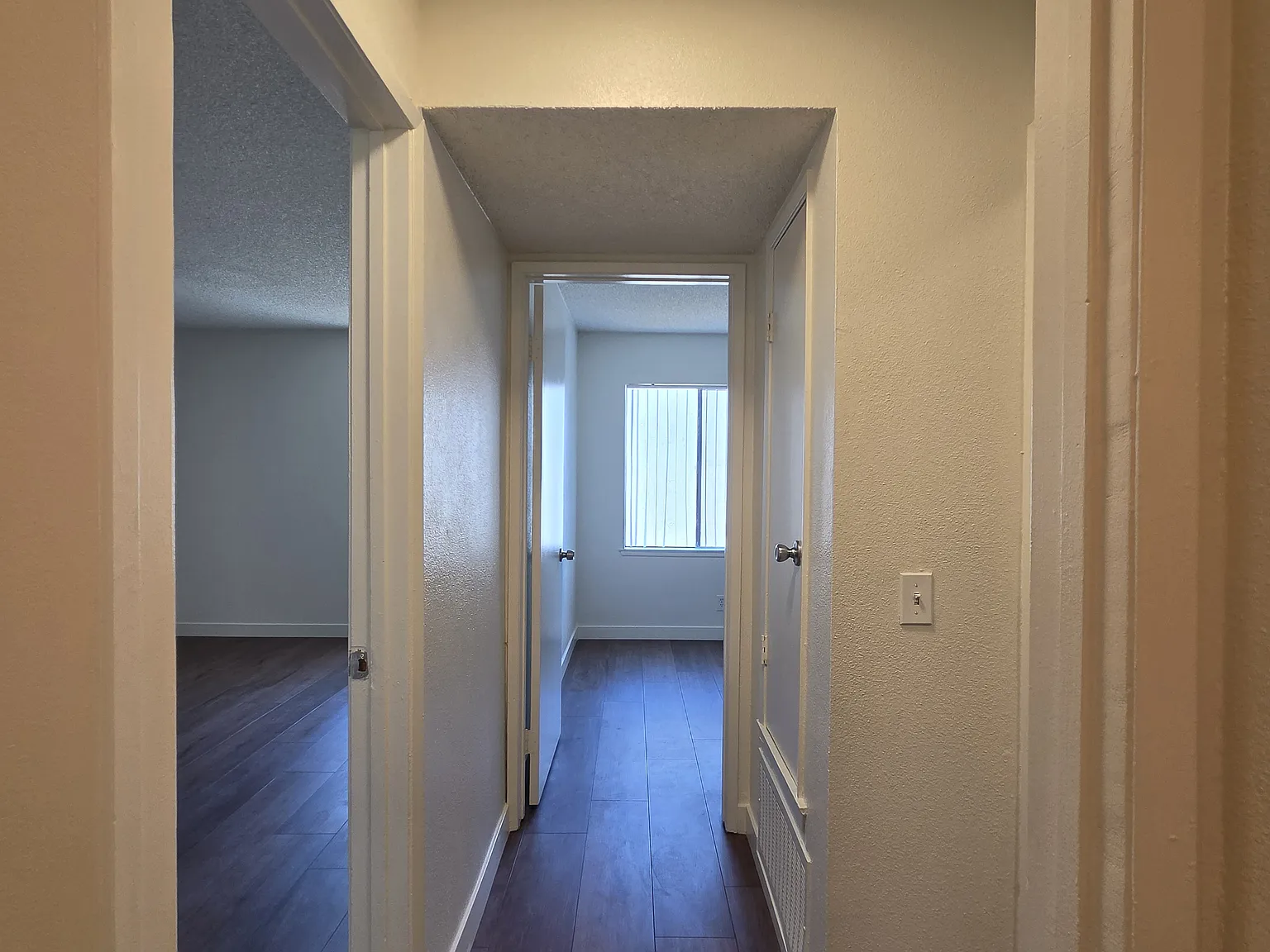 2 bed, 864 sqft, $2,999 — Photo 3