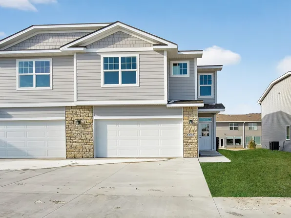5420 153rd St, Urbandale, IA 50323