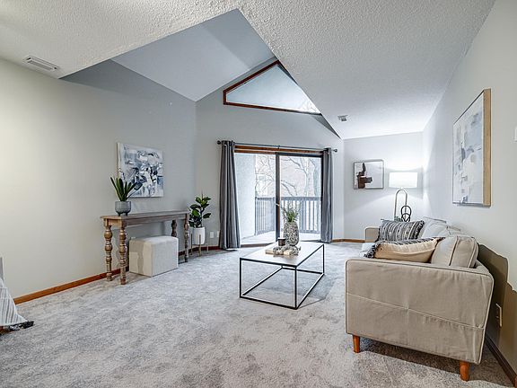 4th image of 232 W Franklin Ave APT 303