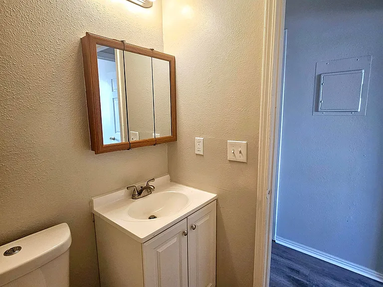 1835 Zebulon Dr #B — Photo 31