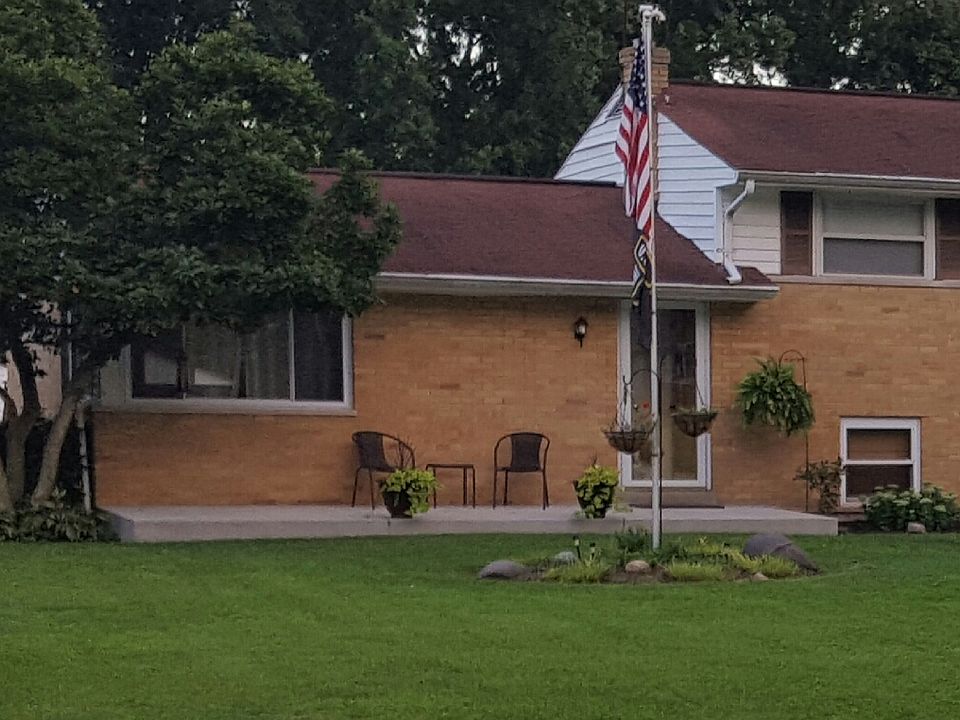 1st image of 803 Fairway Dr