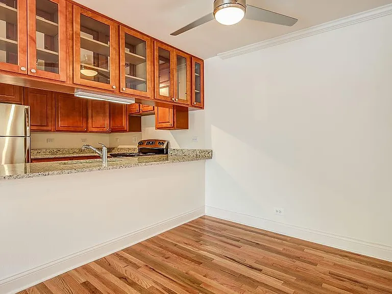 Emerald Court Apartments — Photo 55