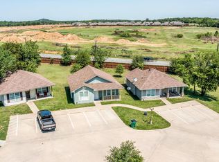 743 Hometown Village Ct, Joshua, TX 76058