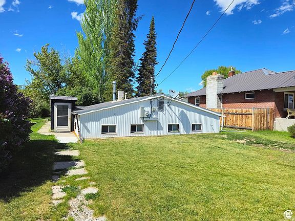 2nd image of 928 Monroe St