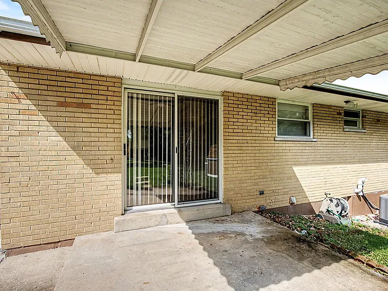 12116 Wincanton Dr — Photo 38