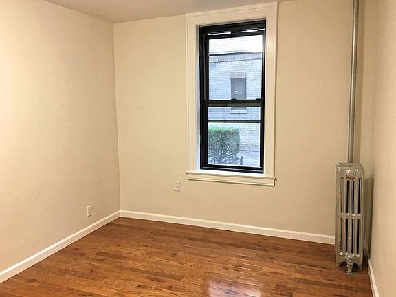 3rd image of 3049 Crescent St APT H2a2