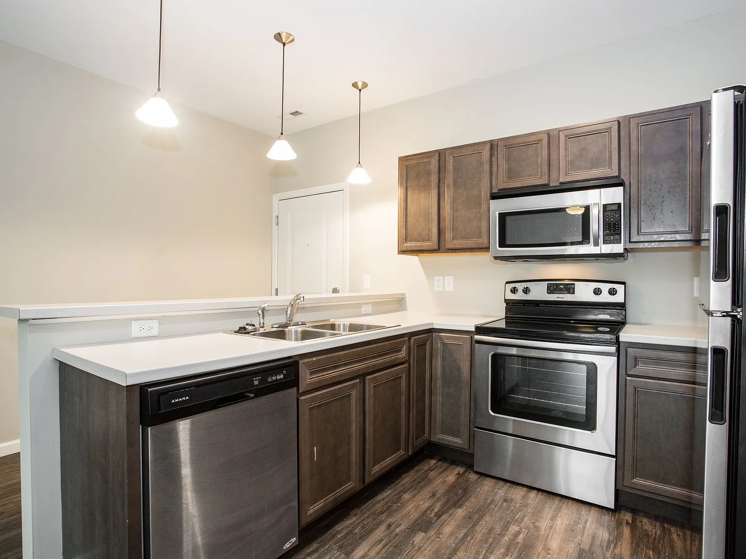 509 S Elm - 102 — Photo 3