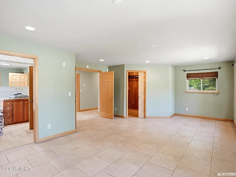 2100 Churchill Dr — Photo 38