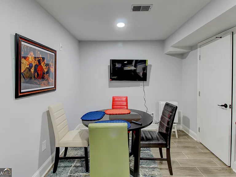 4915 Lake Forest Dr SE — Photo 6