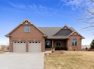 2718 M Ave, Williamsburg, IA 52361