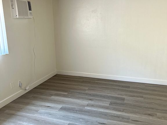 5th image of 14666 Blythe St #7