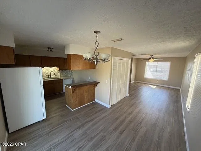 3 bed, 1200 sqft, $1,700 — Photo 4