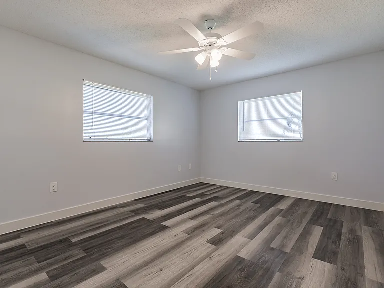 11065 Waterford Ave — Photo 23