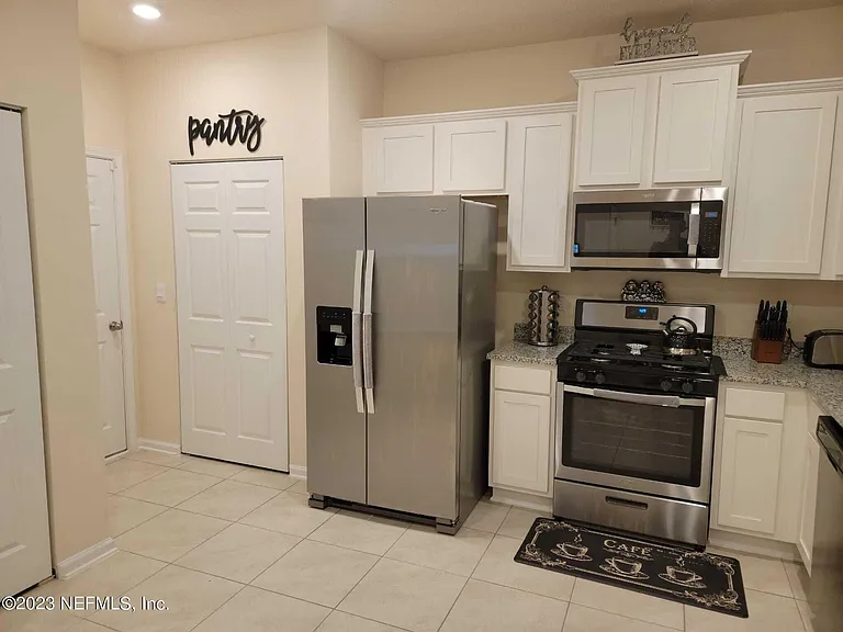450 Coastline Way — Photo 5