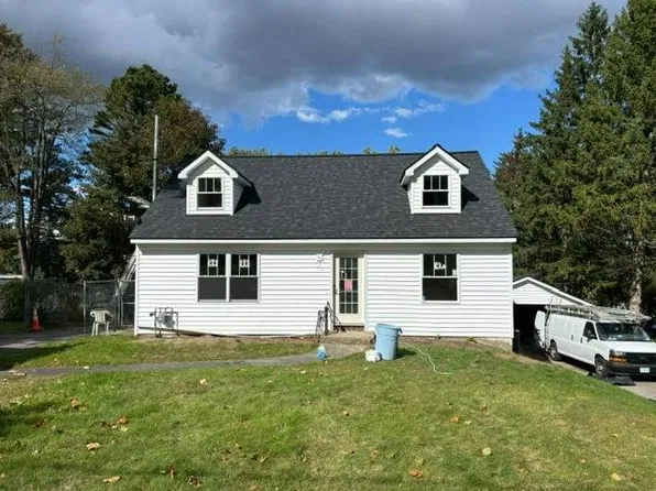 14 Meadow Ln, Latham, NY 12110
